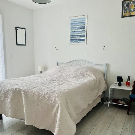 T2 Avec Terrasse, - Fr-1-495-5 *